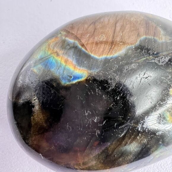 Labradorite Crystal Round Palmstone (4) - Picture 8 of 12
